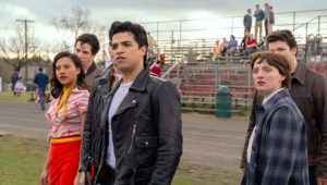 Grease: El auge de las Damas Rosas: 1×1